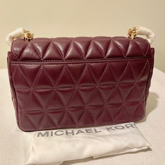 Michael Kors Gold chain and leather shoulder bag - Picture 2 of 13